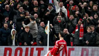 Фанатов “Ман Юнайтед“ обрызгали газом после матча Лиги Европы