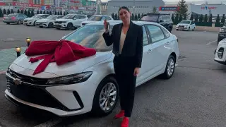 Чемпионка мира по боксу из Казахстана получила в подарок автомобиль