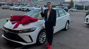 Чемпионка мира по боксу из Казахстана получила в подарок автомобиль