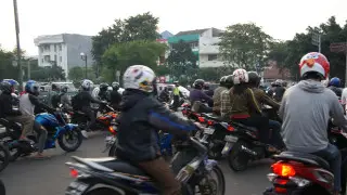 “Сергеки“ фиксируют нарушения мопедистов в Алматы, но не все