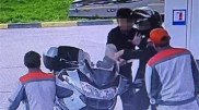 Полиция взяла под охрану мотоциклиста, на которого напали с ножом