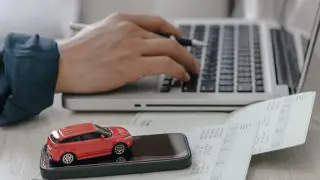 Казахстанцы 10 дней не могут застраховать автомобили