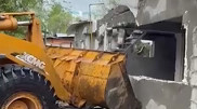 Не узаконили - потеряли: в Алматы начали снос двухэтажного дома