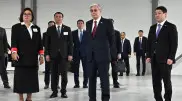Токаев посетил оптово-распределительный центр в Актау