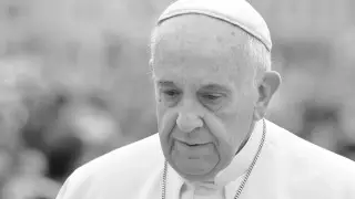 Ватикан опубликовал первые кадры папы римского Франциска в гробу