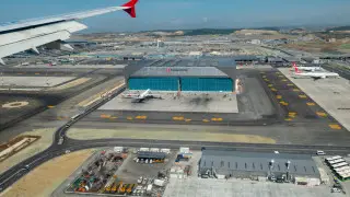 Стамбульский аэропорт планирует принимать одновременно четыре самолета