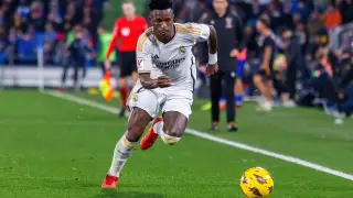 ФИФА может отстранить самого дорогого футболиста мира от игры на два года