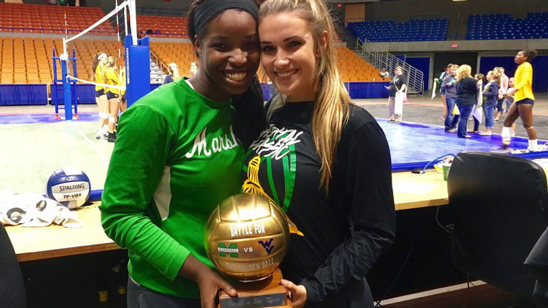 Фото: x.com/kaylasimmmons