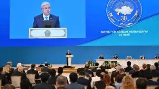 Президент: В трудные времена активизируются популисты и политиканы