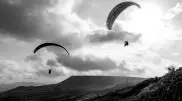 22-летний экстремал трагически погиб во время прыжка с парапланом