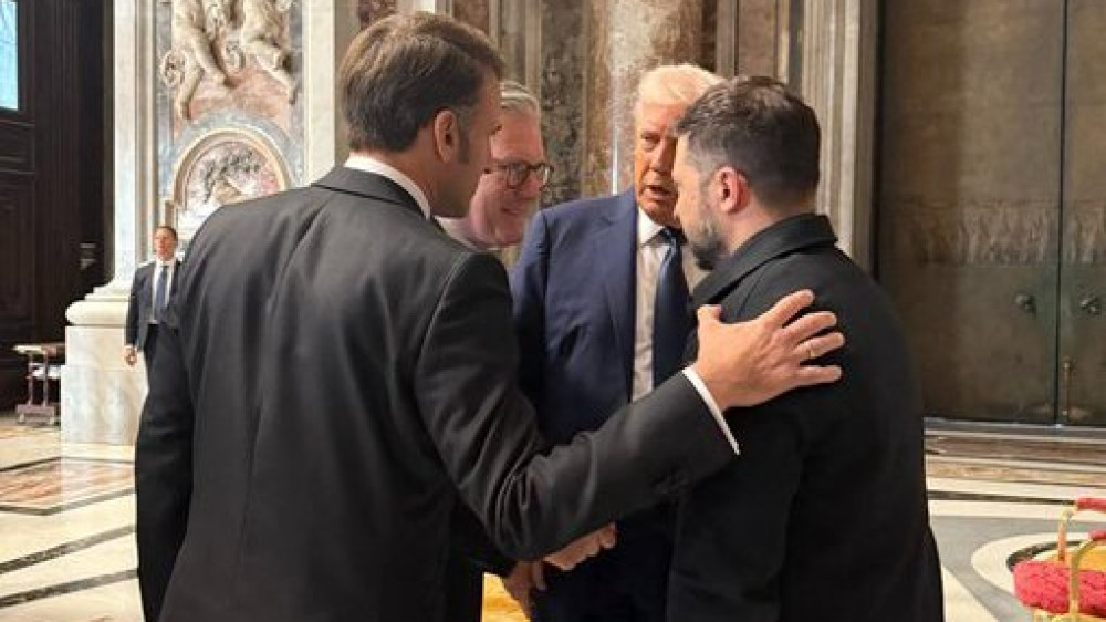 Макрон: “Украина готова к безоговорочному прекращению огня. Теперь дело за Путиным“