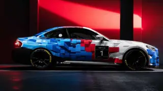 BMW превратила M2 в гоночный болид