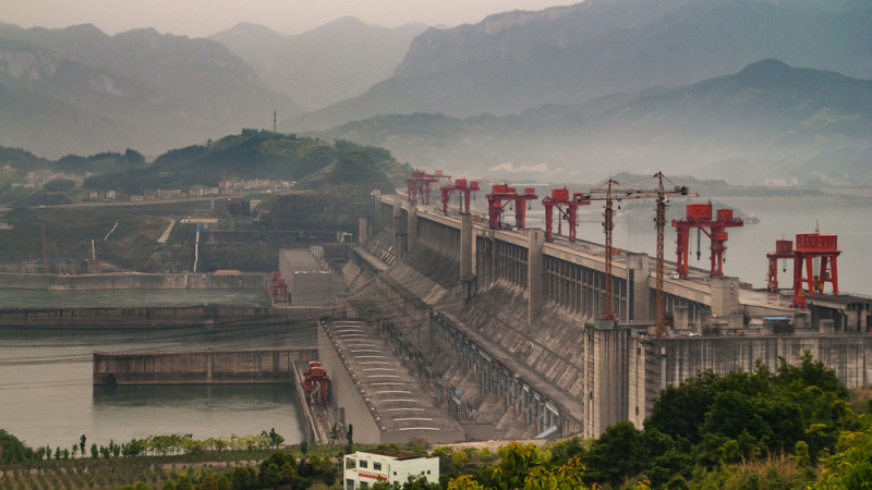 Плотина ГЭС "Три ущелья" на реке Янцзы. ©️ depositphotos.com/Klodien
