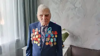 “Пилотки летели в небо“: история 99-летнего фронтовика из Семея
