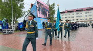 На центральной площади Рудного подняли флаг на высоту 20 метров