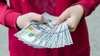 Казахстанцам предложили получить по полтора миллиона от государства