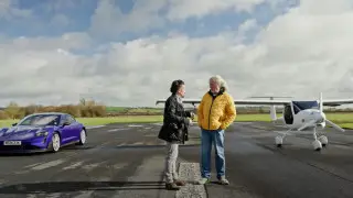 Porsche против самолета: Джеймс Мэй и Ричард Хаммонд вновь сразились в гонке