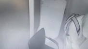 Алматинец попытался ограбить банк и попал на видео