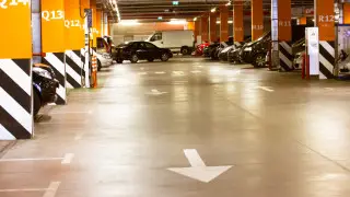 Стоят как квартира: почему казахстанцам не хватает паркингов