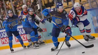 Сборная Казахстана по хоккею потерпела поражение от США на ЧМ-2025