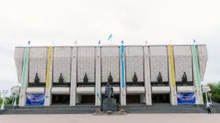 “Это был кунаевский мрамор“. Что происходит с театром имени Ауэзова в Алматы