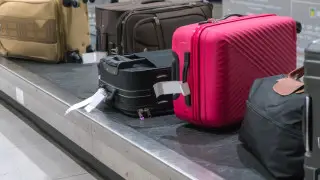 Хитрость от работников аэропорта: как быстрее получить чемодан