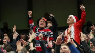 Фанаты “Манчестер Юнайтед“ напали на соперников по “финалу жизни“