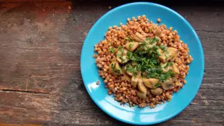 Что будет с телом, если регулярно есть перловку: 6 доказанных эффектов