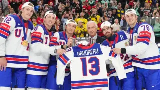 Сборная США посвятила победу на ЧМ погибшему хоккеисту