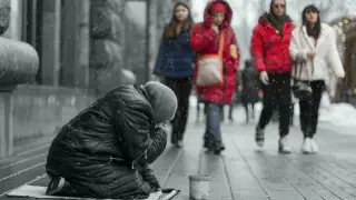 10 лет - без рук и ног. Банда торговала страданиями мужчины и его жены в Караганде