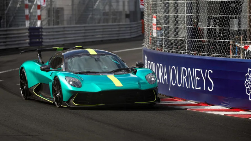 Кадры из видео