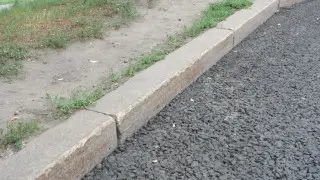 В Алматы пообещали заменить только 3 процента бордюров