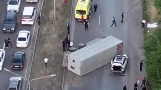 Прицеп от КамАЗа убил несколько человек под Алматы