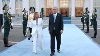 Токаев проводил премьер-министра Италии Джорджу Мелони в аэропорту Астаны