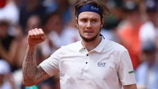 Александр Бублик вышел в четвертый круг “Ролан Гаррос“- впервые в карьере