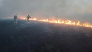 Сухая трава загорелась в Акмолинской области