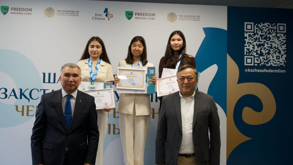 14-летняя школьница выиграла взрослый чемпионат Казахстана по шахматам