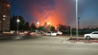 Крупный пожар произошел на складе в Костанае