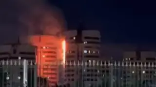Пожар вспыхнул в жилом комплексе “Семь бочек“ в Астане