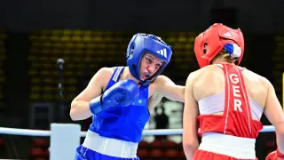 Чемпионка из Казахстана дебютирует в профессиональном боксе