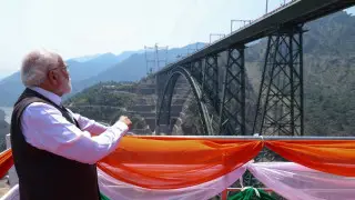 В Индии построили самый высокий железнодорожный мост в мире