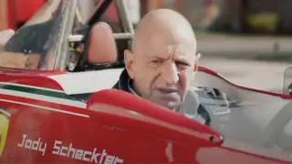 Экс-чемпион “Формулы-1“ лишился прав и не может пересдать экзамен