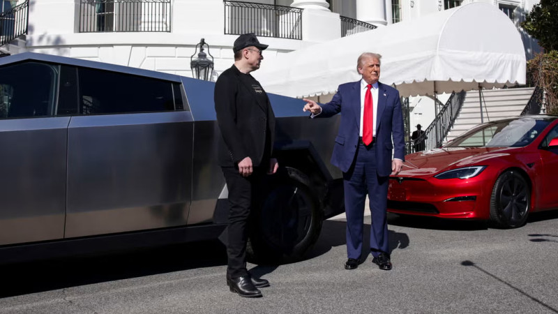 Фото: Car and Driver