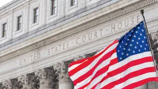 Присяжные признали Харви Вайнштейна виновным в изнасиловании