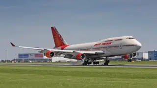 Самолет Air India экстренно сел из-за найденной в салоне записки