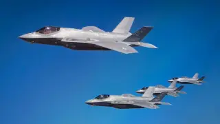 Небо под контролем: Израиль продолжает авиаудары по Ирану