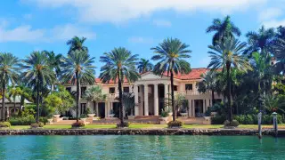 Роскошь на островах: “заглянули“ в особняки Джей Ло, Джеки Чана и других звезд