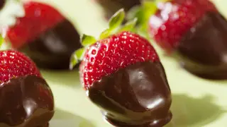 “Продам клубнику в шоколаде“: тиктокеры из Шымкента получили ограничение свободы