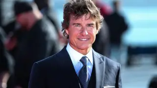 “Брэд Питт и Том Круз“: совместные кадры звезд обсуждают в сети