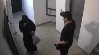 Жестокое избиение девушки у лифта попало на видео в Атырау